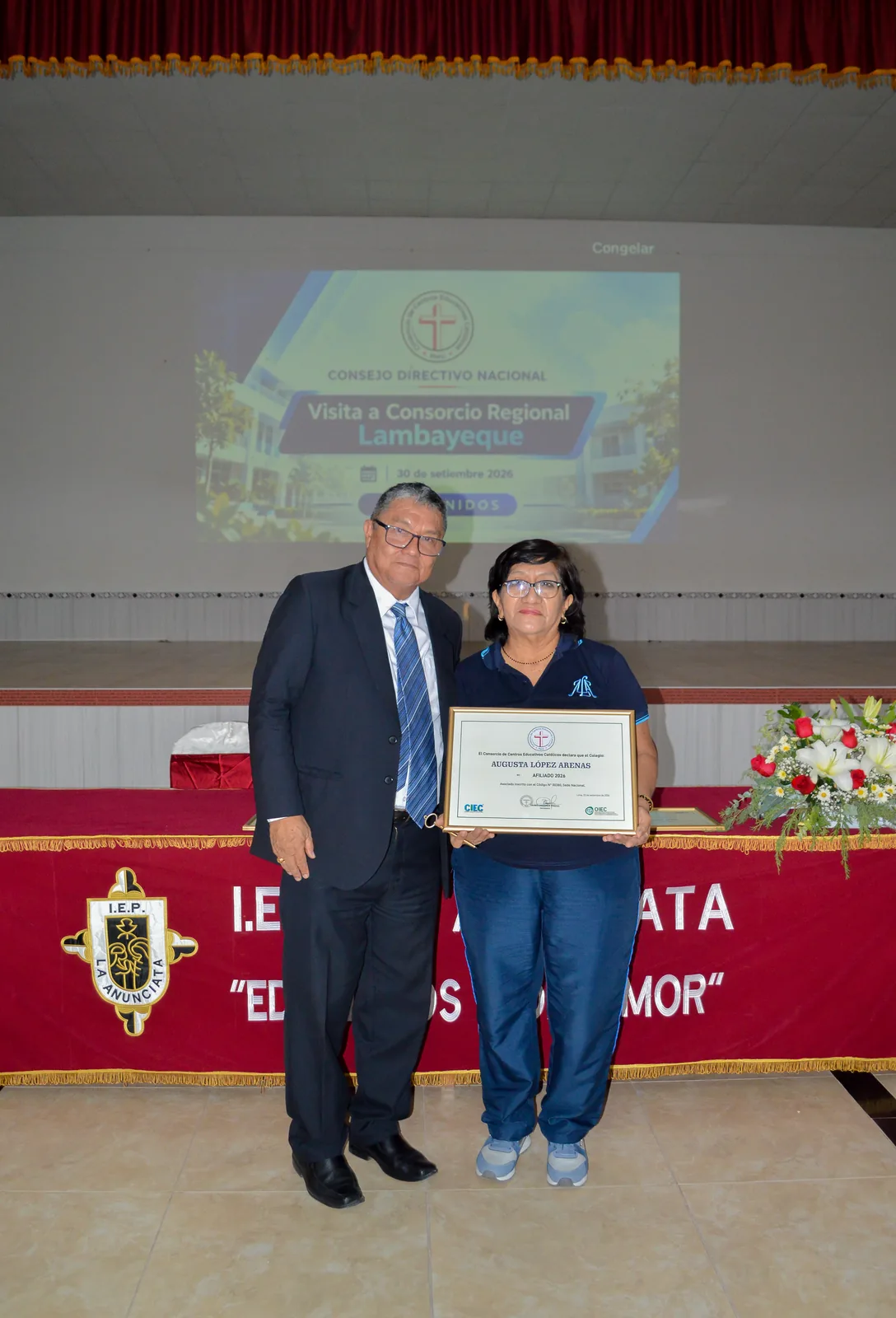 Entrega de Certificado de Afiliación 2026 en la Asamblea Regional de Lambayeque