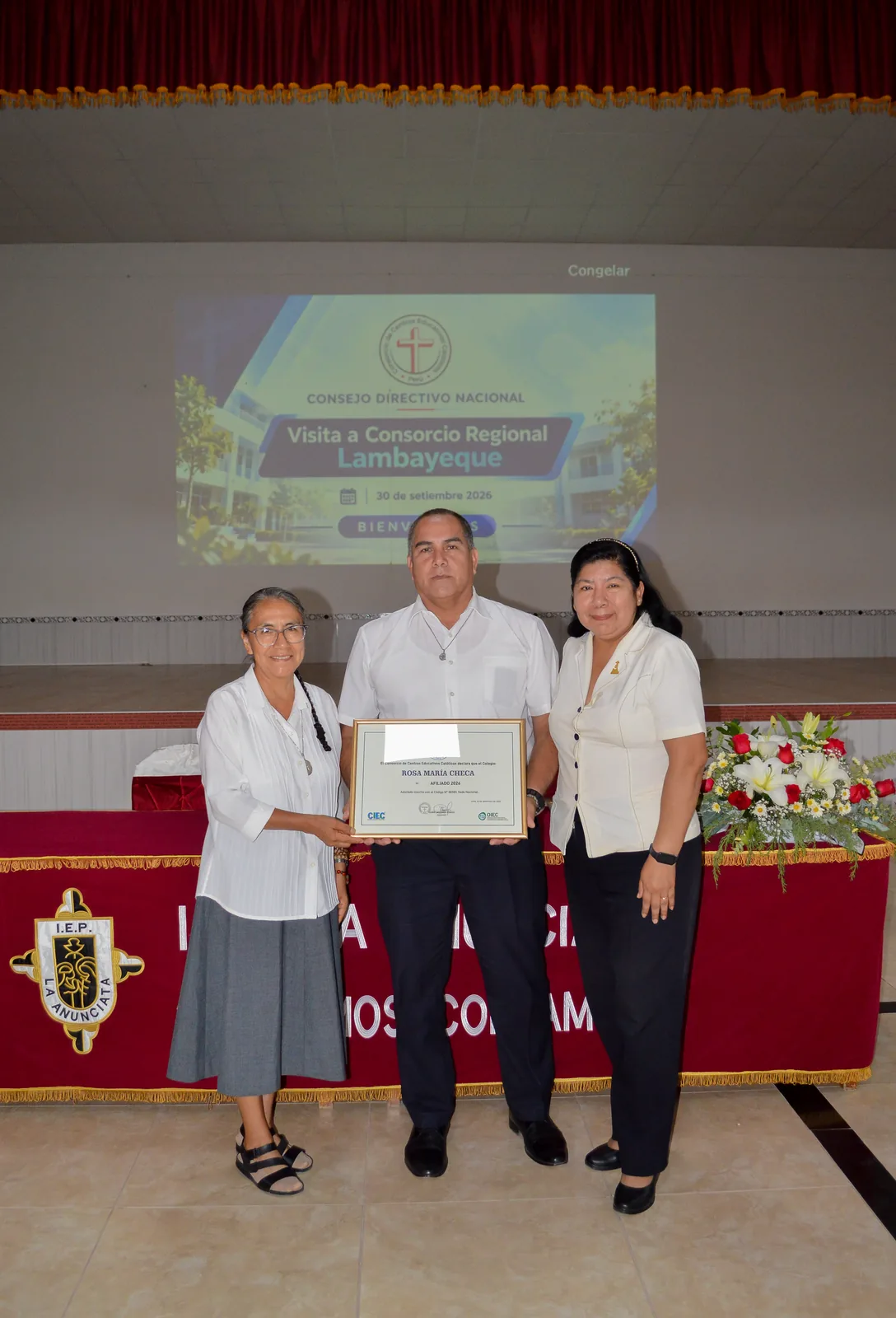 Entrega de Certificado de Afiliación 2026 en la Asamblea Regional de Lambayeque