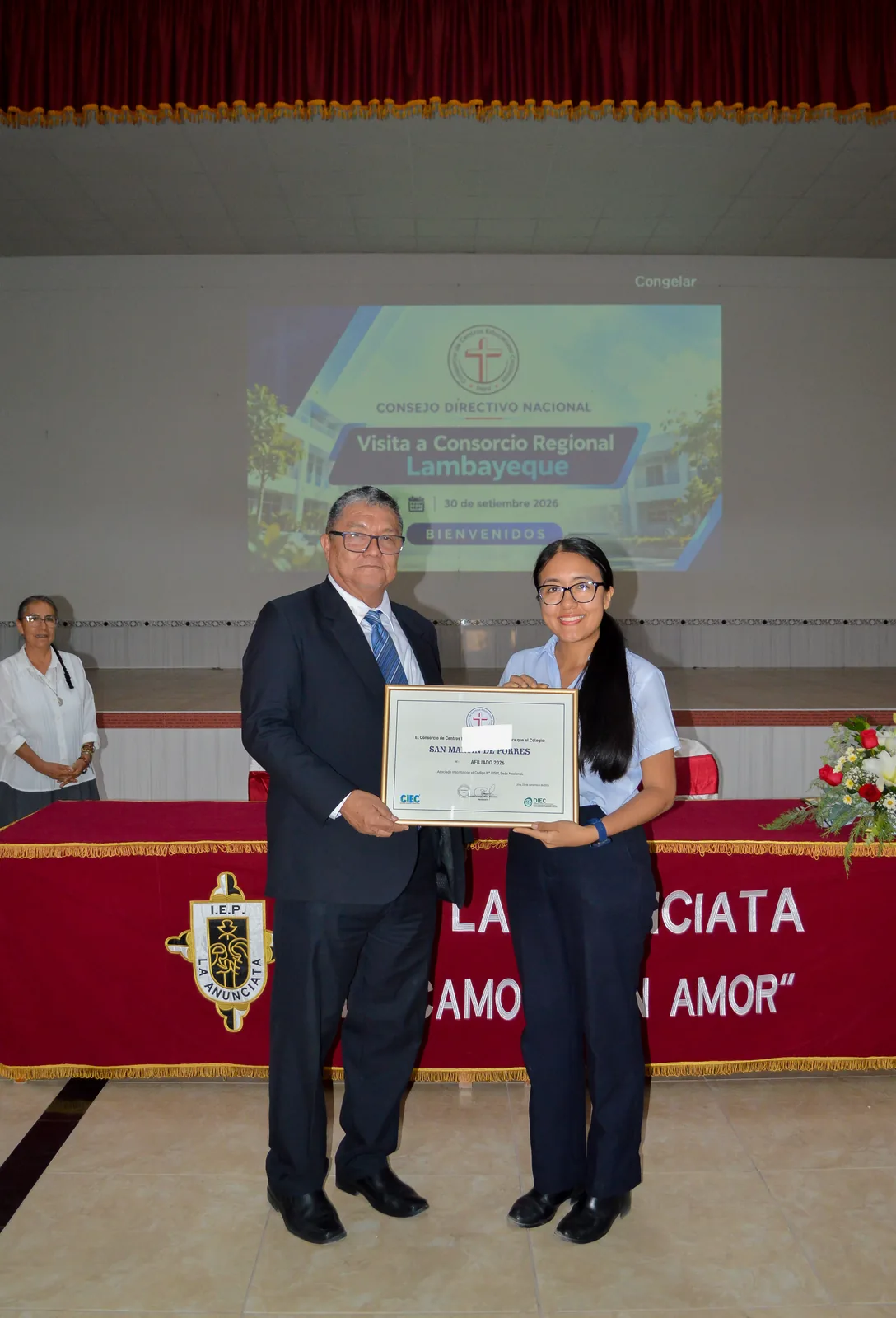 Entrega de Certificado de Afiliación 2026 en la Asamblea Regional de Lambayeque
