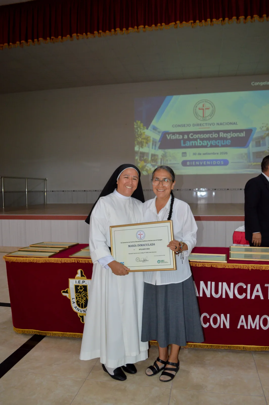 Entrega de Certificado de Afiliación 2026 en la Asamblea Regional de Lambayeque
