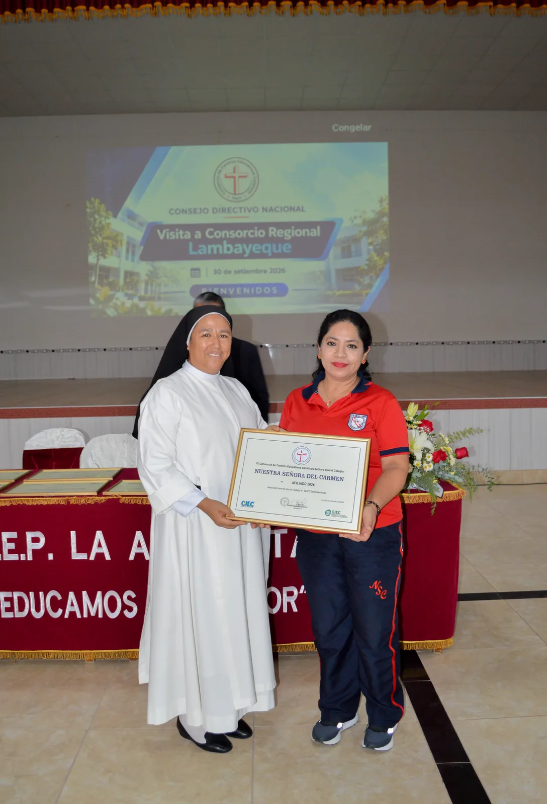 Entrega de Certificado de Afiliación 2026 en la Asamblea Regional de Lambayeque