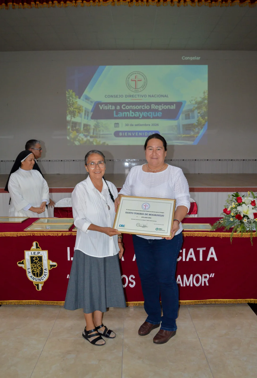 Entrega de Certificado de Afiliación 2026 en la Asamblea Regional de Lambayeque