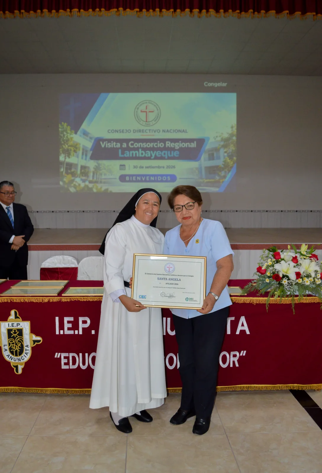 Entrega de Certificado de Afiliación 2026 en la Asamblea Regional de Lambayeque
