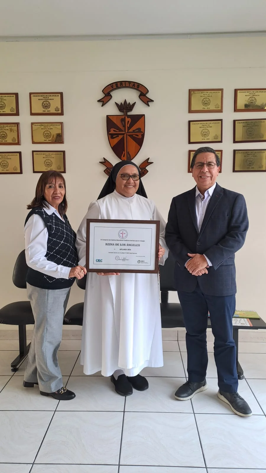 Certificado de Afiliación 2026 para el colegio Reina de Los Ángeles de La Molina
