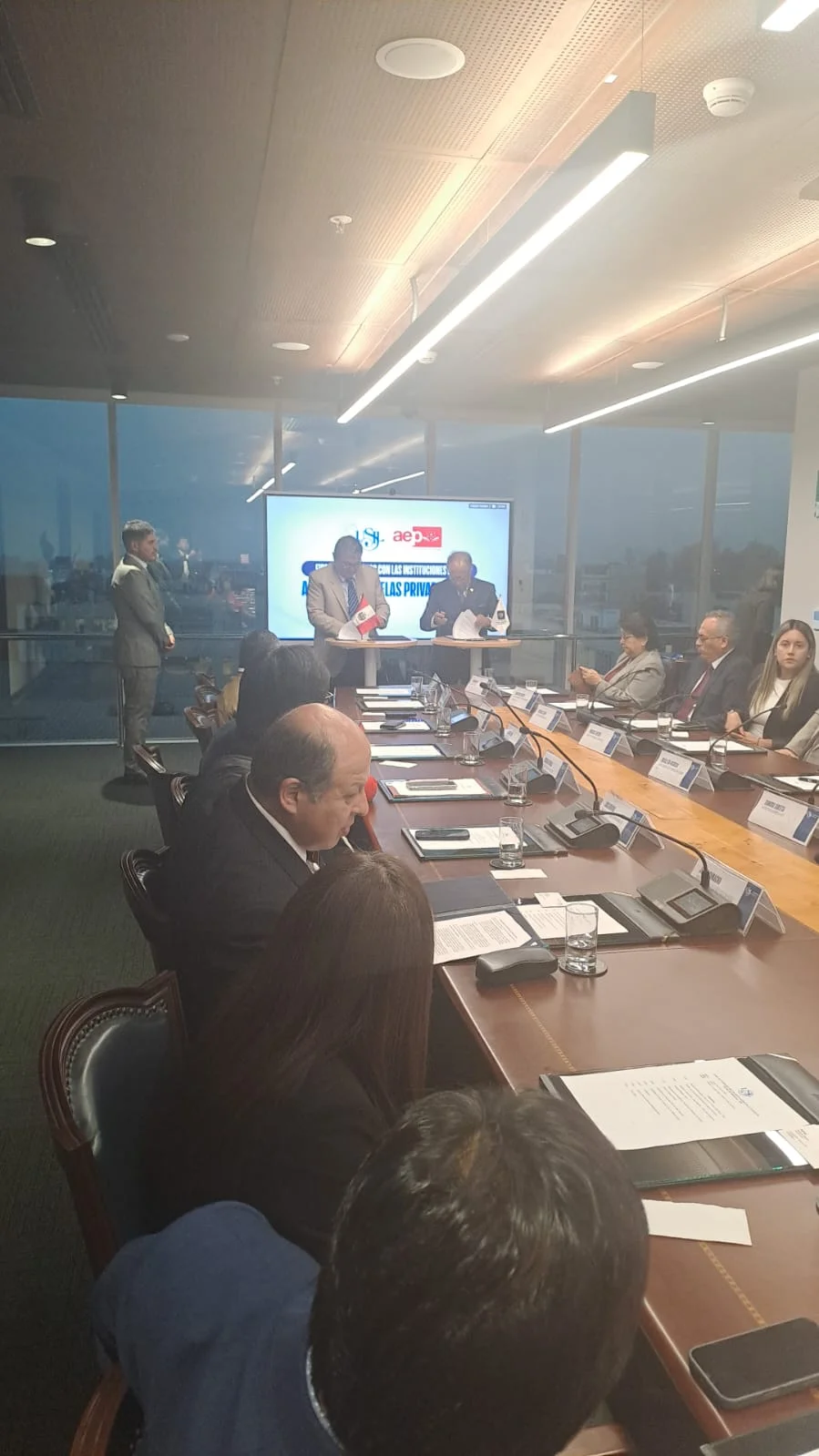 Firma del convenio marco entre el CCEC y la USIL