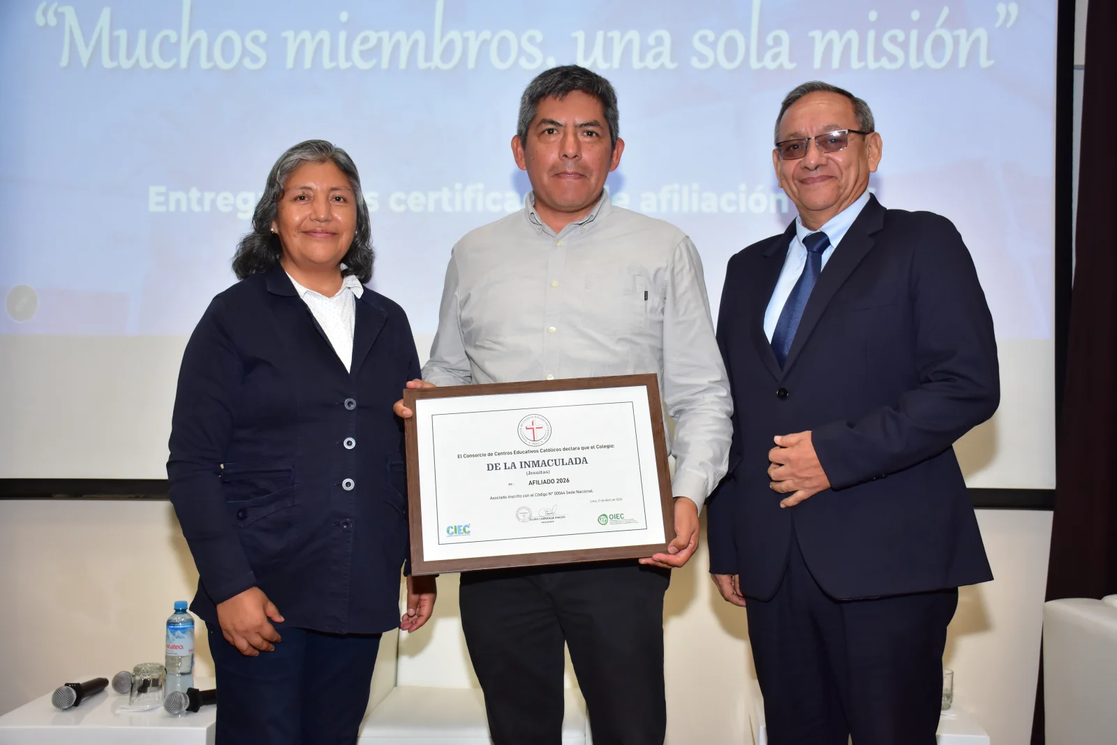 Colegio De la Inmaculada de Surco recibe su Certificado de Afiliación CCEC 2026