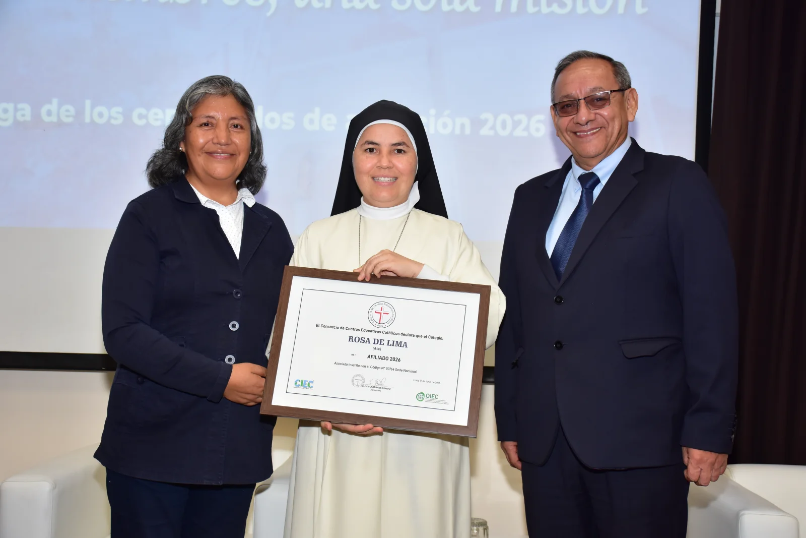 Colegio Rosa de Lima de Ate recibe su Certificado de Afiliación CCEC 2026