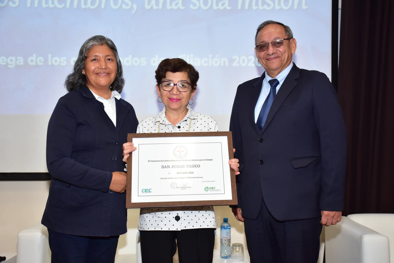 Colegio San Judas Tadeo de San Miguel recibe su Certificado de Afiliación CCEC 2026