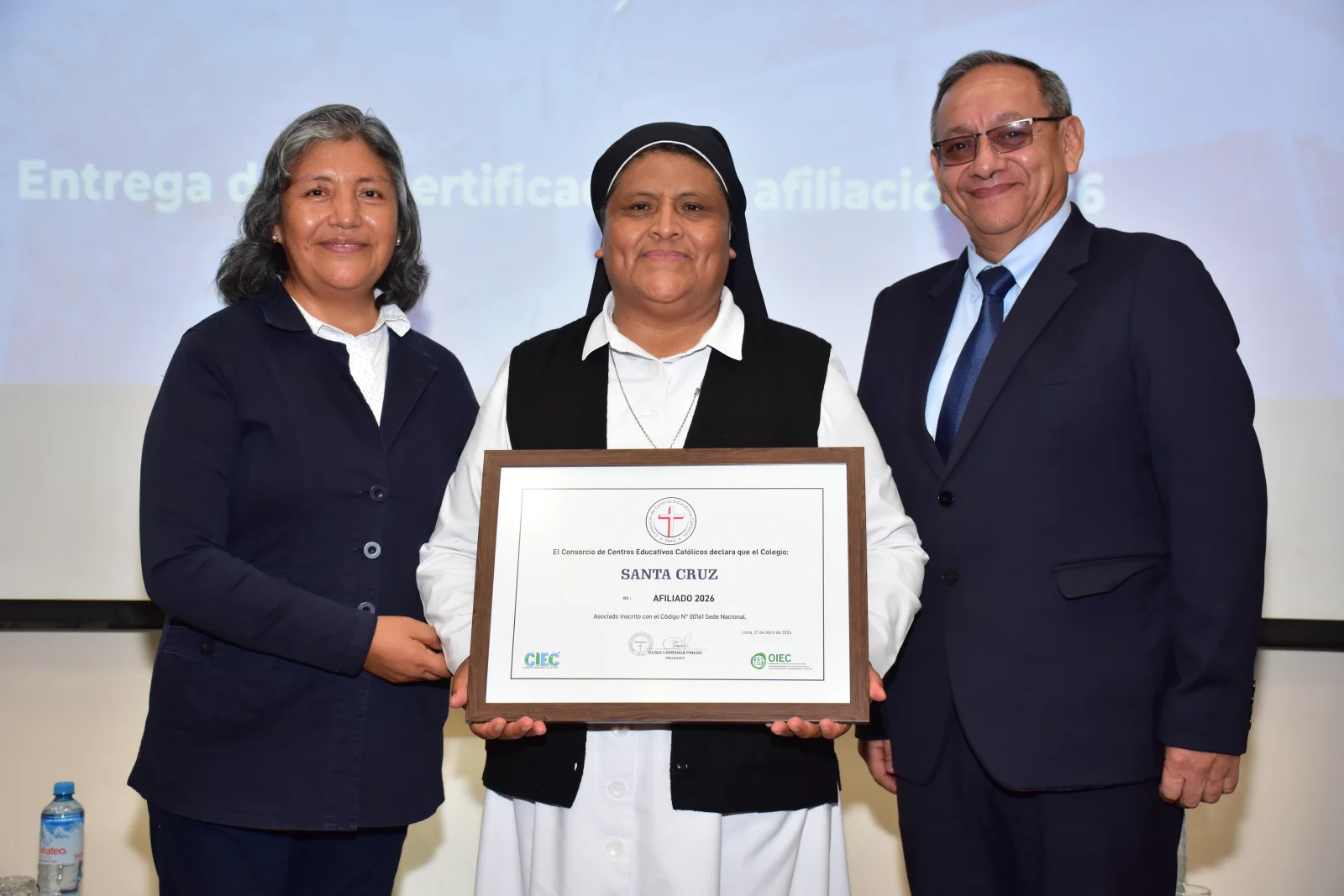 Colegio Santa Cruz del Callao recibe su Certificado de Afiliación CCEC 2026