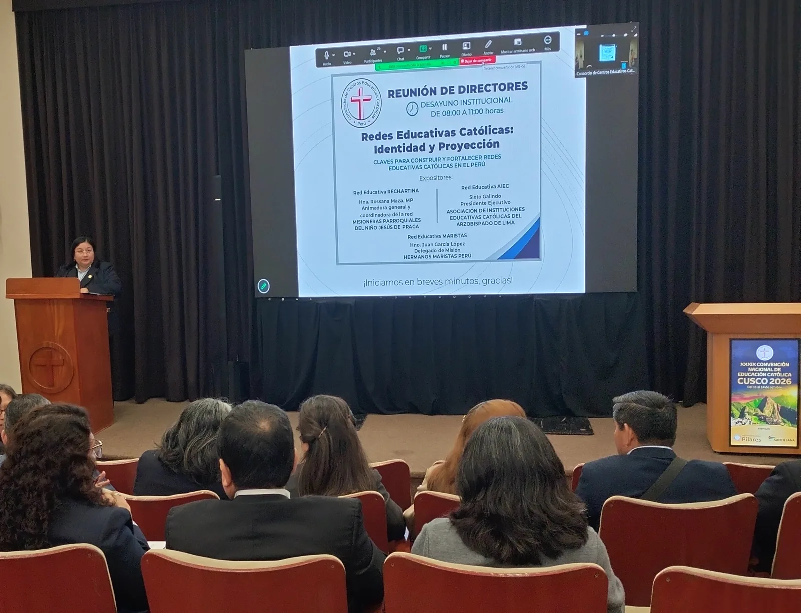 Exposición sobre redes educativas católicas durante la Reunión de Directores